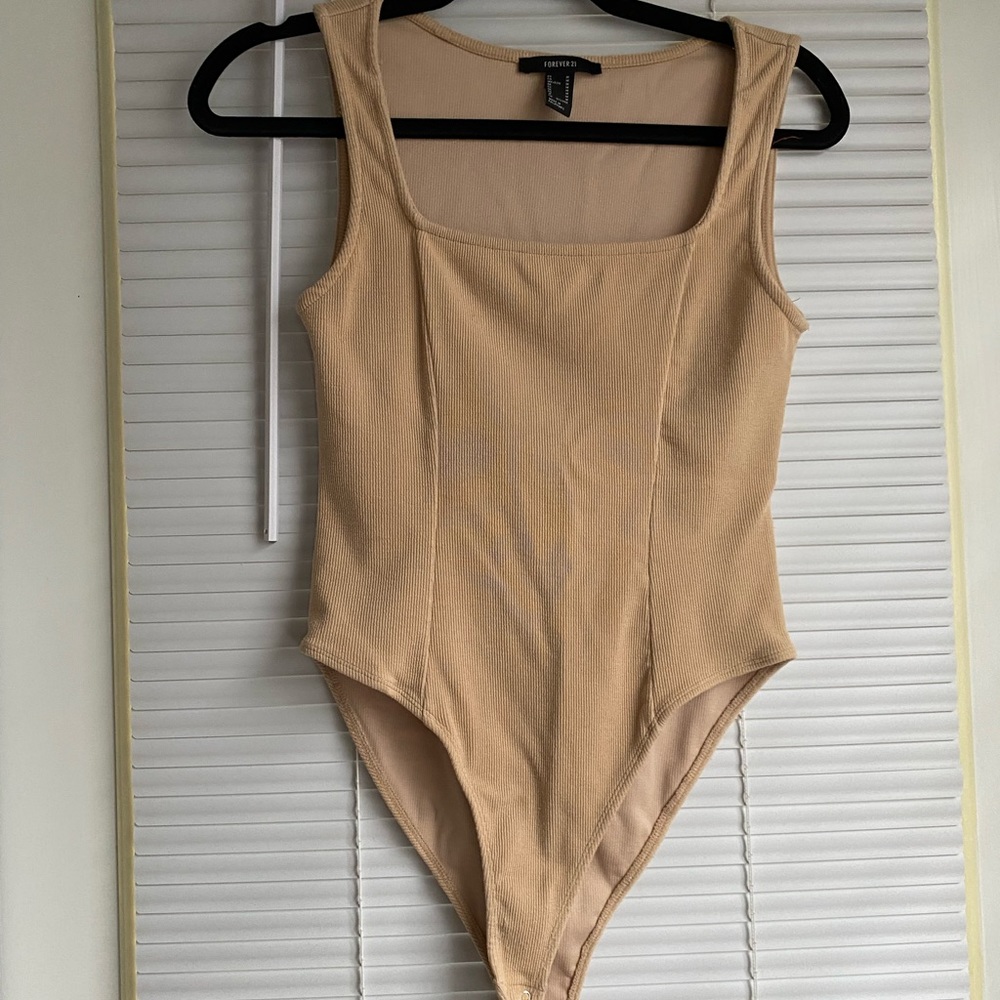 Forever 21 Tan nude taupe square neck sleeveless ribbed bodysuit medium